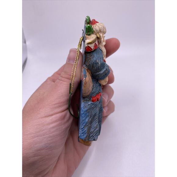 Vintage Santa Carrying Gifts Christmas Mornin Ornament Made In Taiwan - Picture 4 of 6